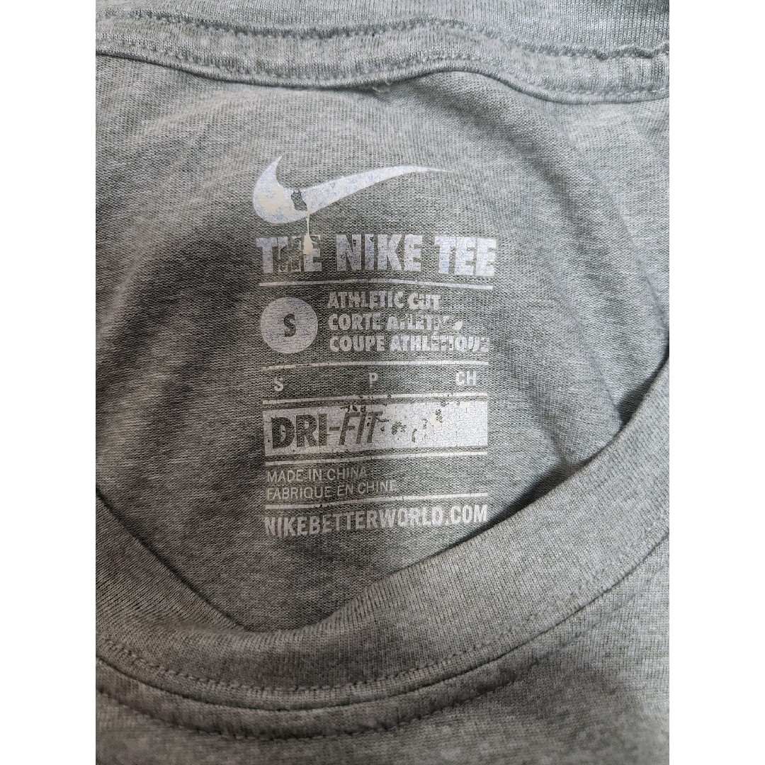 NIKE(ナイキ)のNIKE　ナイキ　ビックスウォッシュ　Tシャツ　グレー　S　ドライフィット メンズのトップス(Tシャツ/カットソー(半袖/袖なし))の商品写真