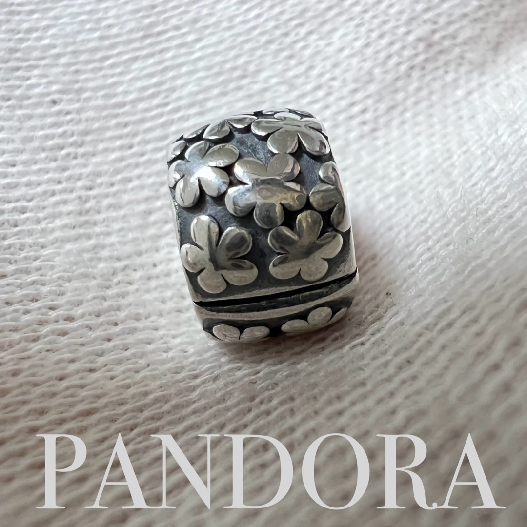 PANDORA(パンドラ)のPANDORA パンドラFlowers クリップ　チャーム ハンドメイドのアクセサリー(チャーム)の商品写真