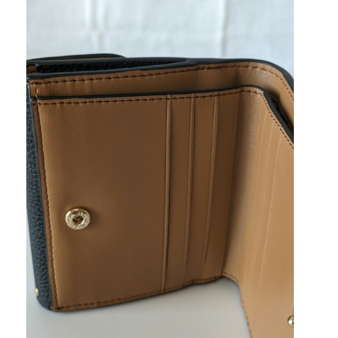 COACH(コーチ)の新品未使用スモールモーガンブラック×シグネチャー×スタッズ付き2つ折り財布 レディースのファッション小物(財布)の商品写真