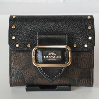 コーチ(COACH)の新品未使用スモールモーガンブラック×シグネチャー×スタッズ付き2つ折り財布(財布)