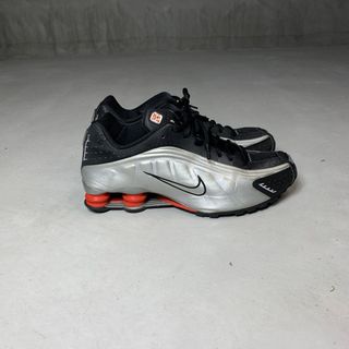 ナイキ(NIKE)のnike shox R4 ショックス レッド RED 赤 10 28黒 シルバー(スニーカー)