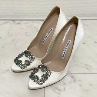 マノロブラニク(MANOLO BLAHNIK)のマノロブラニク　パンプス　ハンギシ　ビジュー　36　サテン　パーティ(ハイヒール/パンプス)