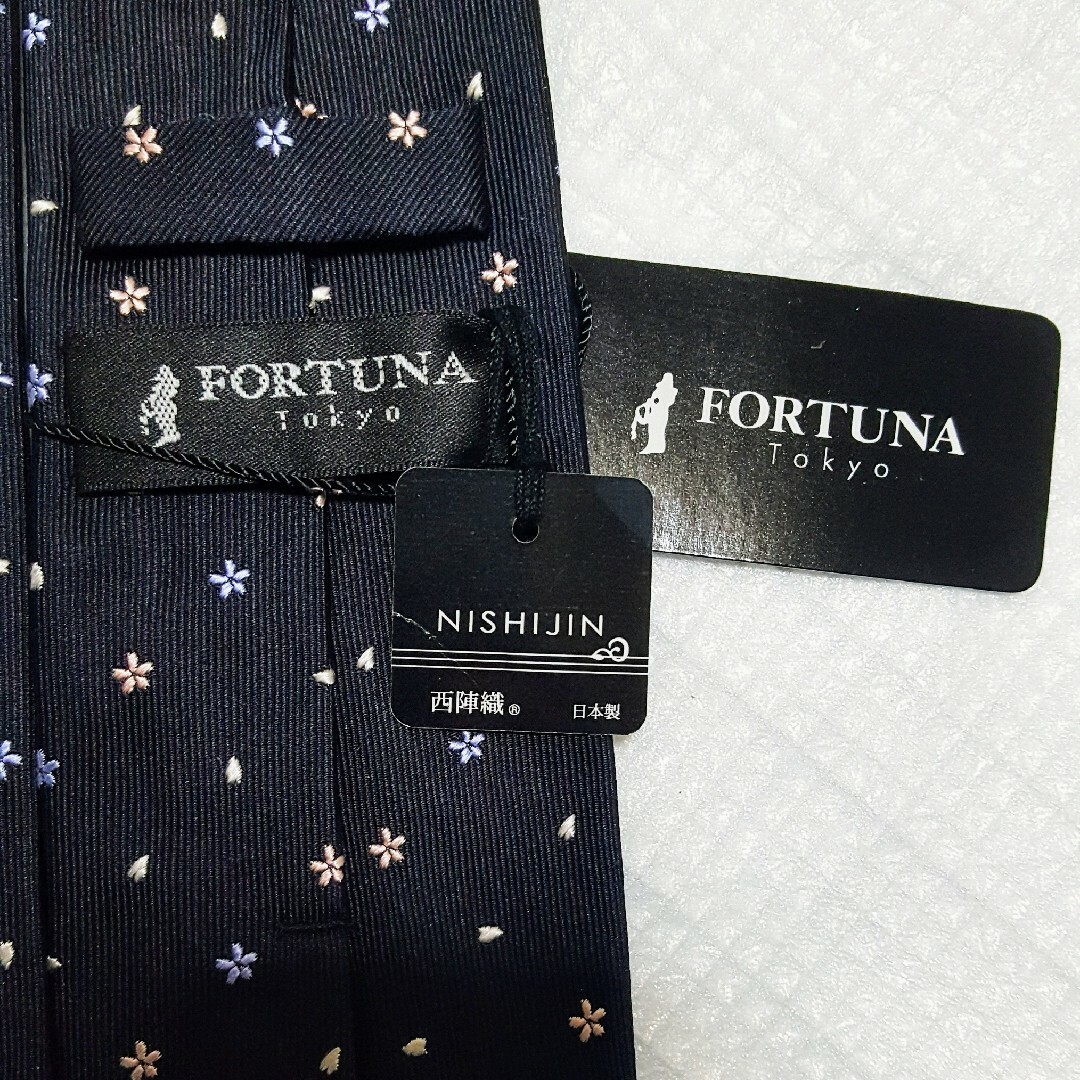 FORTUNA フォーチュナ ネクタイ 桜 西陣織 タグ付き、 新品未使用品！ メンズのファッション小物(ネクタイ)の商品写真