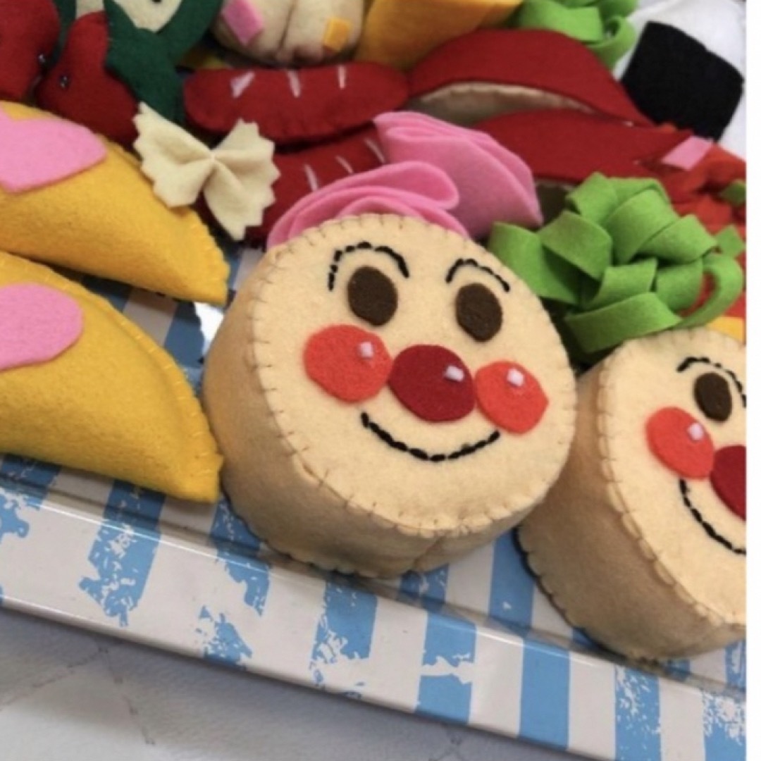 フェルトおままごと★お顔ケーキセットハンドメイド キッズ/ベビー/マタニティのおもちゃ(知育玩具)の商品写真