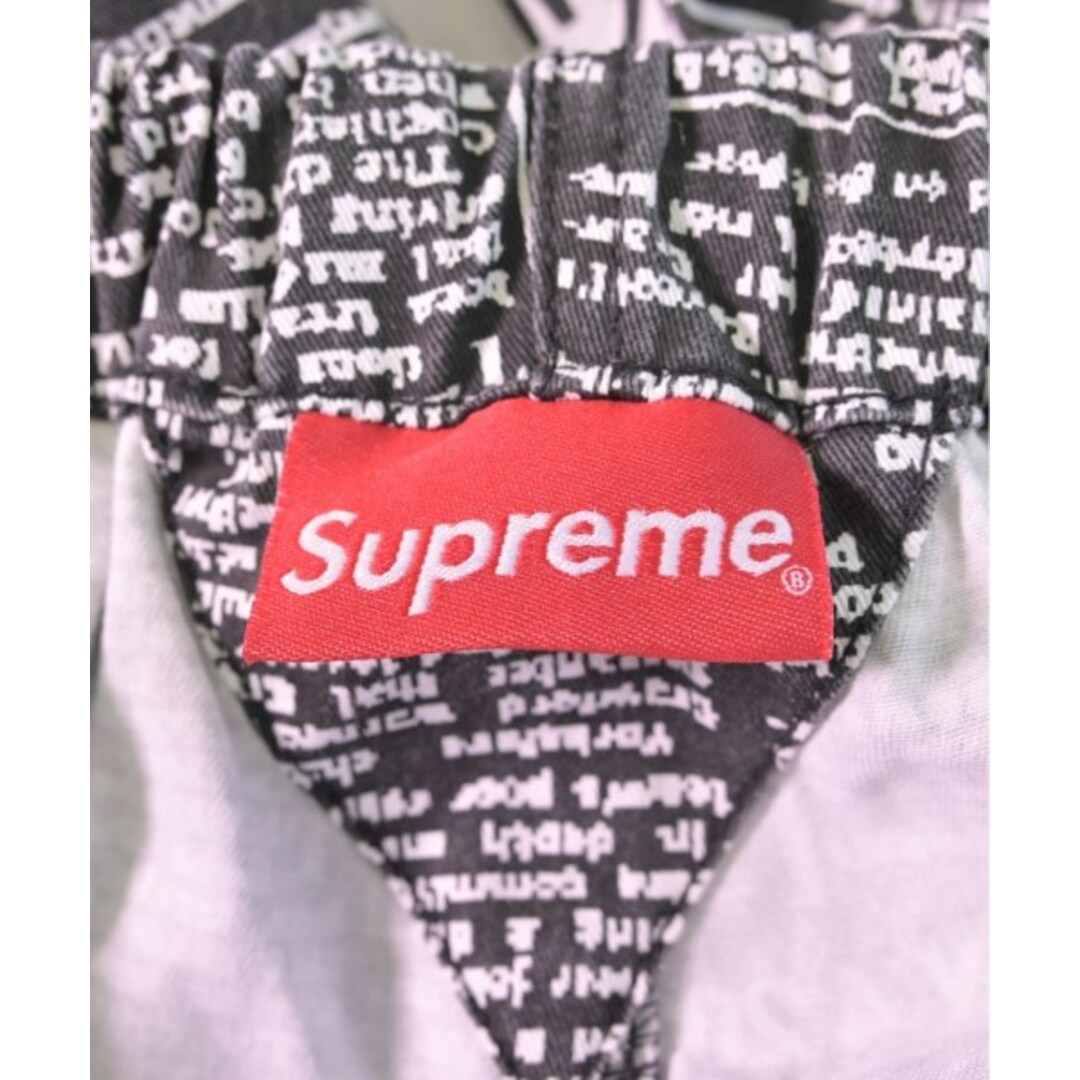 Supreme(シュプリーム)のSupreme シュプリーム パンツ（その他） S 黒x白(総柄) 【古着】【中古】 メンズのパンツ(その他)の商品写真