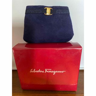 Salvatore Ferragamo - 未使用品　フェラガモ　スエードポーチ型 キーホルダー