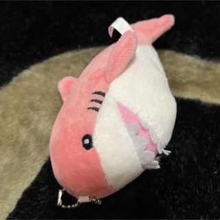 サメ　鮫　ピンク　マスコット　キーホルダー(キャラクターグッズ)