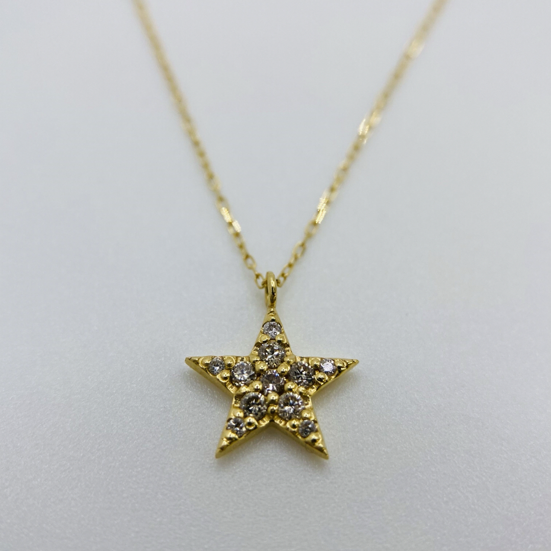 即購入OK 天然ダイヤ　0.1ct  k18 イエロー　ゴールド　小豆ネックレス レディースのアクセサリー(ネックレス)の商品写真