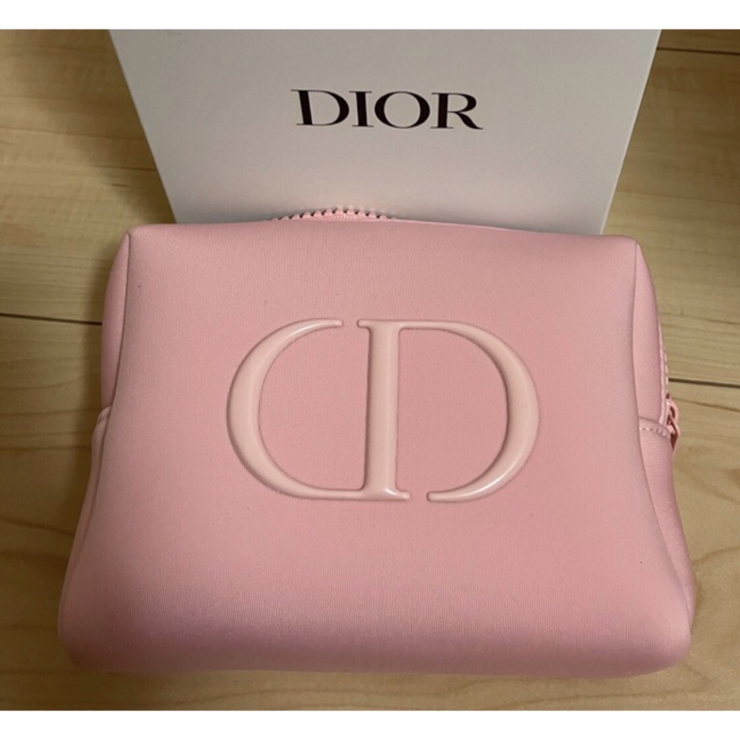 Christian Dior(クリスチャンディオール)の未使用　ChristianDior クリスチャンディオール　ノベルティ　ポーチ レディースのファッション小物(ポーチ)の商品写真