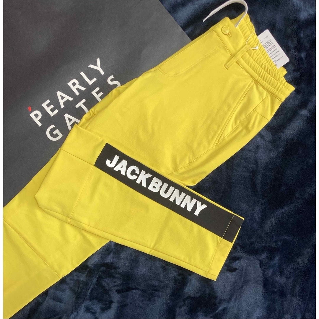 JACK BUNNY!!(ジャックバニー)の新品 パーリーゲイツ ジャックバニー ロゴテープ ストレッチパンツ(4)M/黄 スポーツ/アウトドアのゴルフ(ウエア)の商品写真