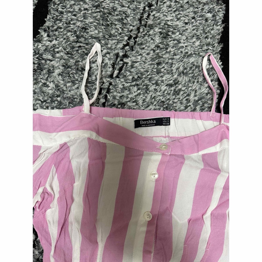 ベルシュカ　ピンク　白　ボーダー　ストライプ　シャツ　トップス　オフショル　 レディースのトップス(シャツ/ブラウス(長袖/七分))の商品写真