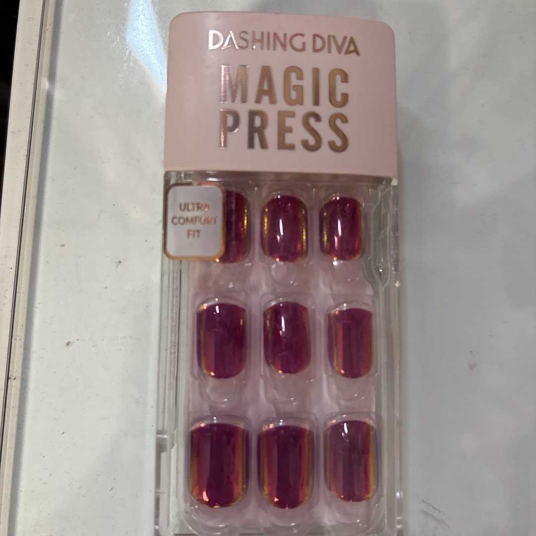 DASHING DIVA(ダッシングディバ)のDASHING  DIVA    MAGIC  PRES   4点セット コスメ/美容のネイル(つけ爪/ネイルチップ)の商品写真