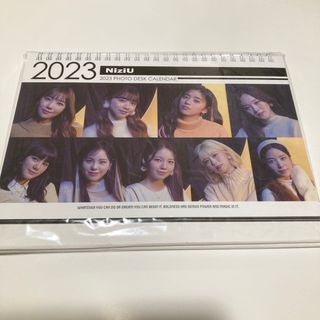 ニジュー(NiziU)の在庫処分❣️niziu 2023~2024年度卓上カレンダー(K-POP/アジア)