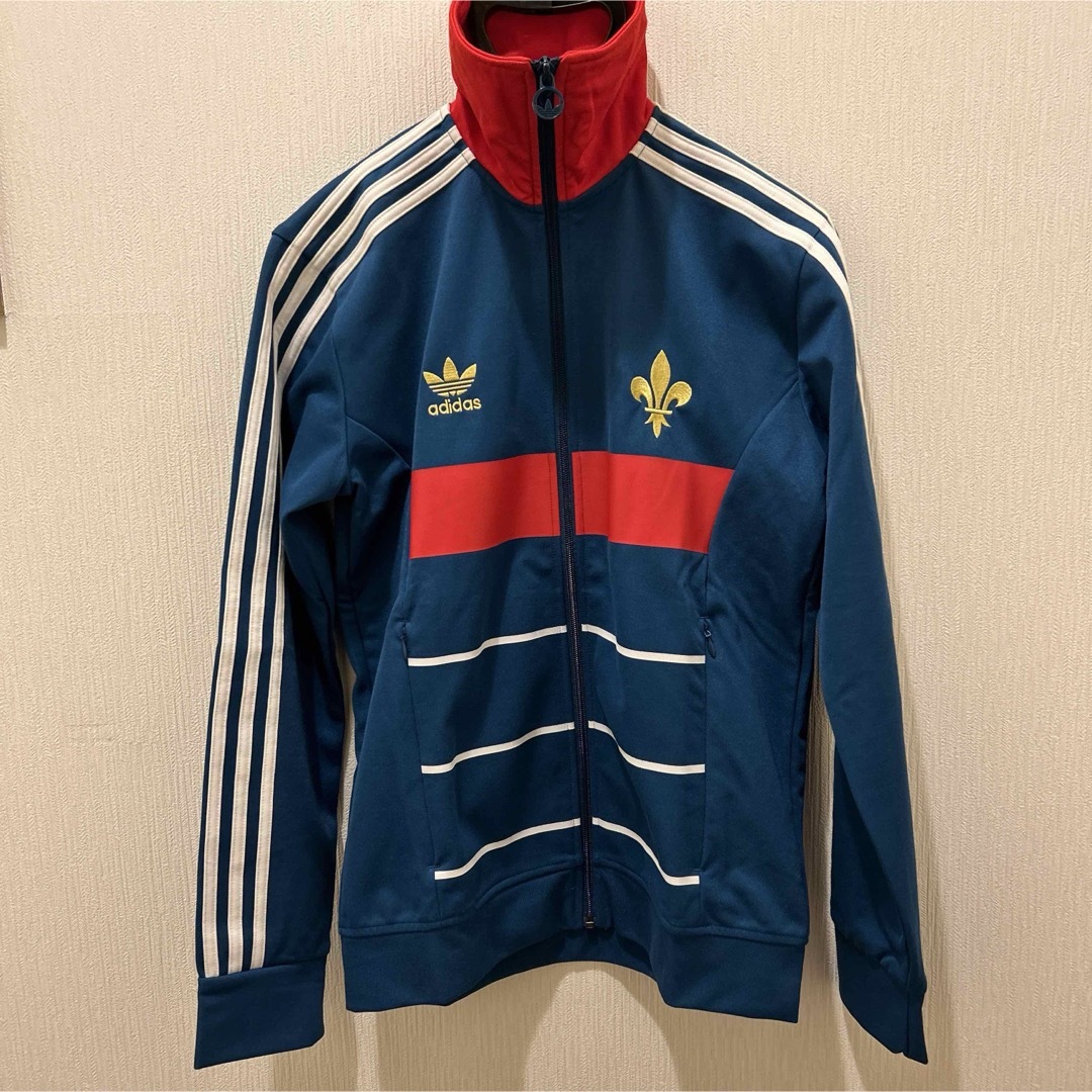 adidas(アディダス)の【未使用・タグ付】アディダス オリジナルス  フランス代表 トラックジャケット スポーツ/アウトドアのサッカー/フットサル(ウェア)の商品写真