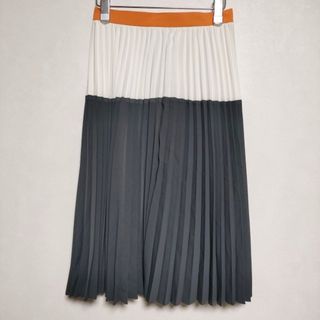 グラフペーパー(Graphpaper)のGraphpaper 新品 Satin Block Pleats Skirt GL203-40005 定価28600円 スカート ホワイト チャコールグレー レディース グラフペーパー【中古】4-0324M∞(その他)