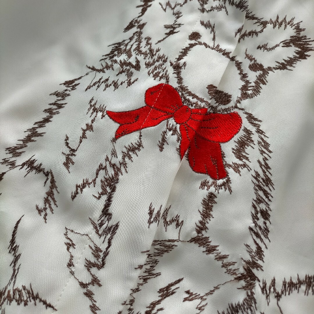 VINTAGE(ヴィンテージ)のヴィンテージ古着 ベア刺繍 ブラウス レディースのトップス(シャツ/ブラウス(長袖/七分))の商品写真