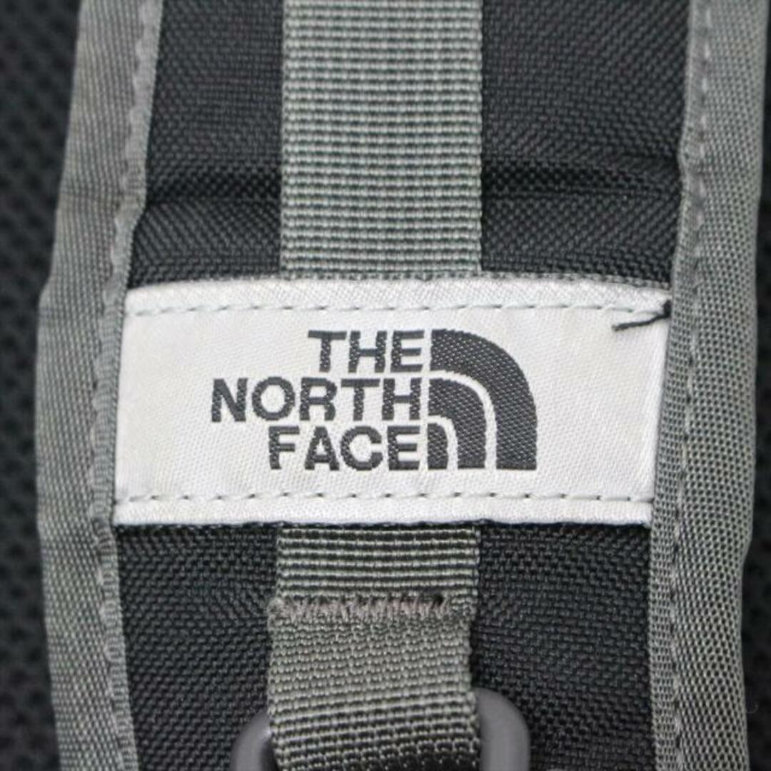 THE NORTH FACE(ザノースフェイス)のTHE NORTH FACE(ノースフェイス) リュックサック HOT SHOT レッド×黒×ダークグレー ナイロン レディースのバッグ(リュック/バックパック)の商品写真