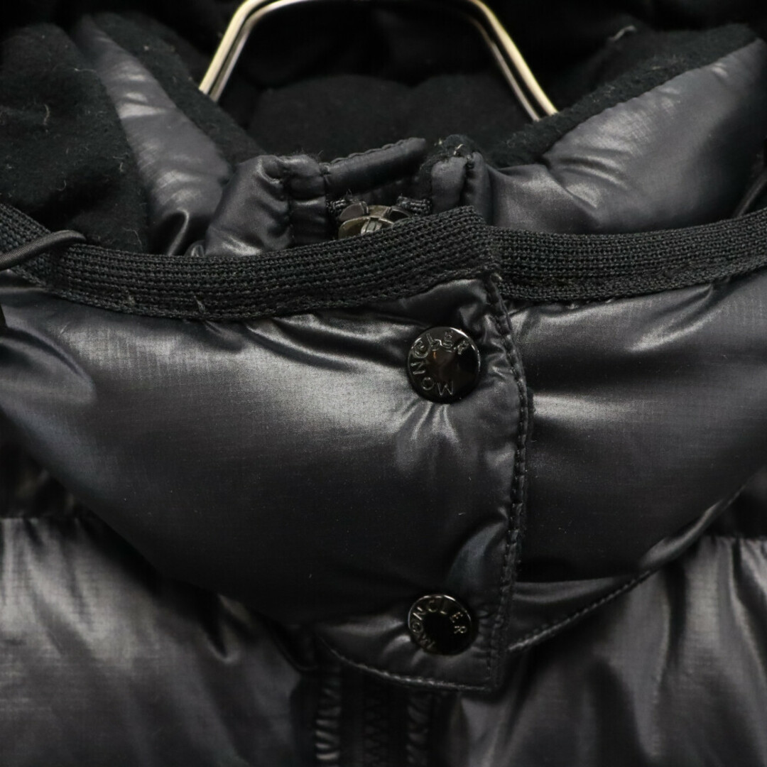MONCLER(モンクレール)のMONCLER モンクレール MOKACINE モカシン ベルト付き ロングコート レディース ブラック レディースのジャケット/アウター(ダウンジャケット)の商品写真