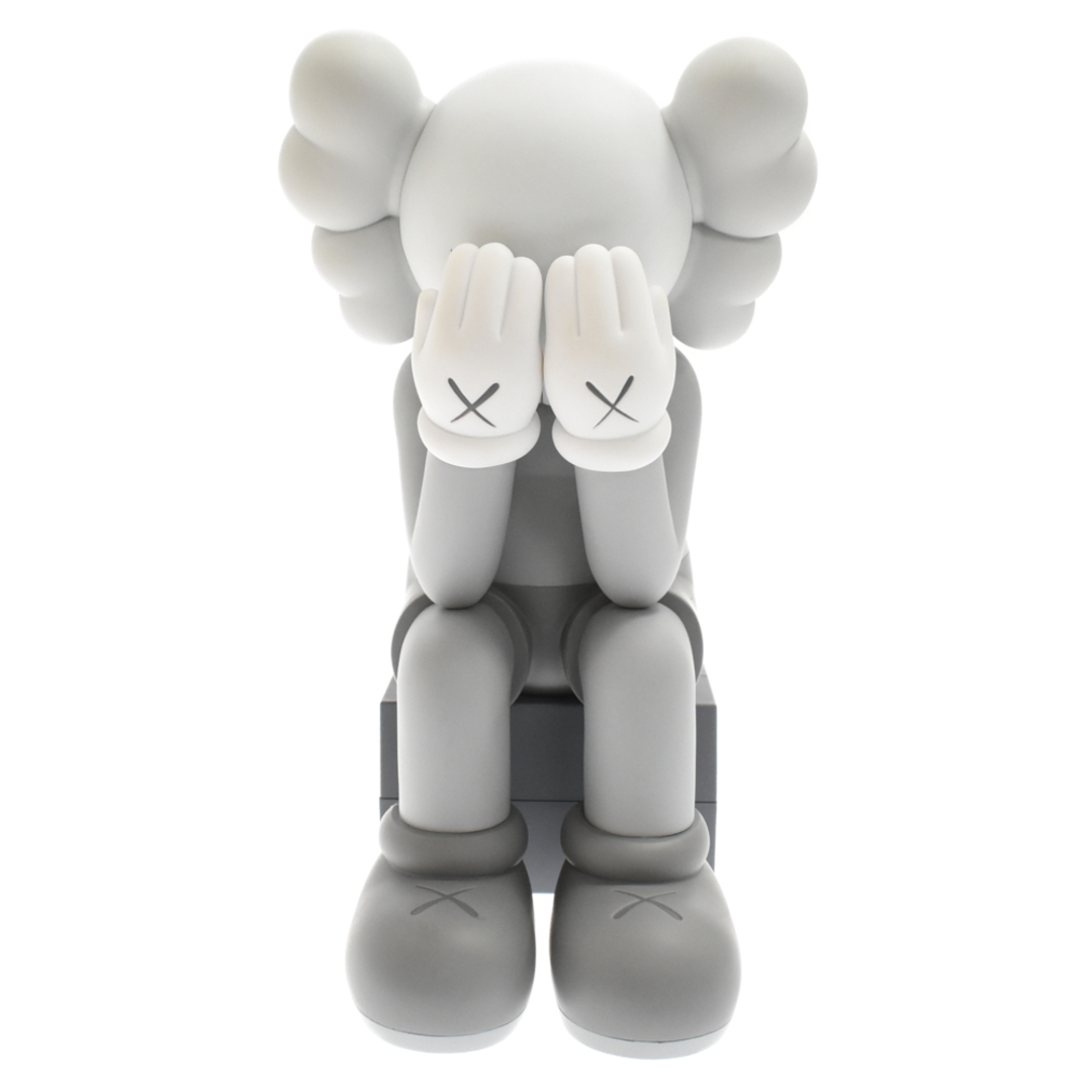 MEDICOM TOY(メディコムトイ)のMEDICOM TOY メディコムトイ × KAWS FPASSING THROUGH COMPANION カウズ パスィング スルー コンパニオン フィギュア 人形 グレー エンタメ/ホビーのフィギュア(その他)の商品写真