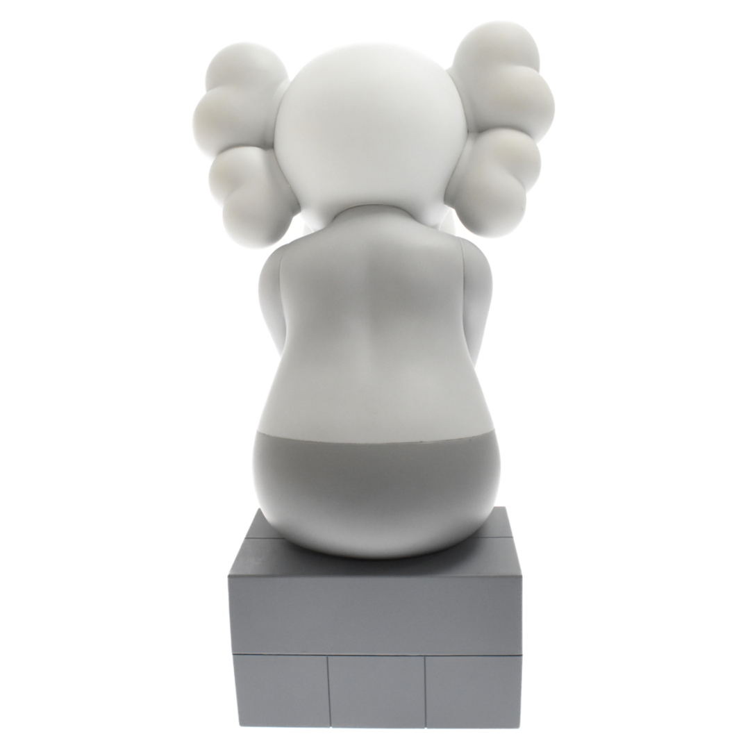 MEDICOM TOY(メディコムトイ)のMEDICOM TOY メディコムトイ × KAWS FPASSING THROUGH COMPANION カウズ パスィング スルー コンパニオン フィギュア 人形 グレー エンタメ/ホビーのフィギュア(その他)の商品写真