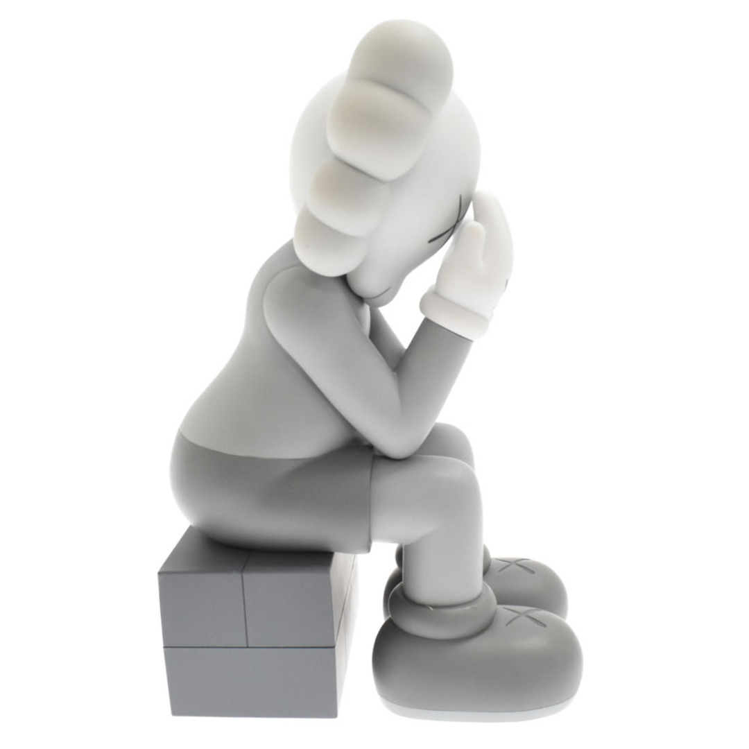 MEDICOM TOY(メディコムトイ)のMEDICOM TOY メディコムトイ × KAWS FPASSING THROUGH COMPANION カウズ パスィング スルー コンパニオン フィギュア 人形 グレー エンタメ/ホビーのフィギュア(その他)の商品写真