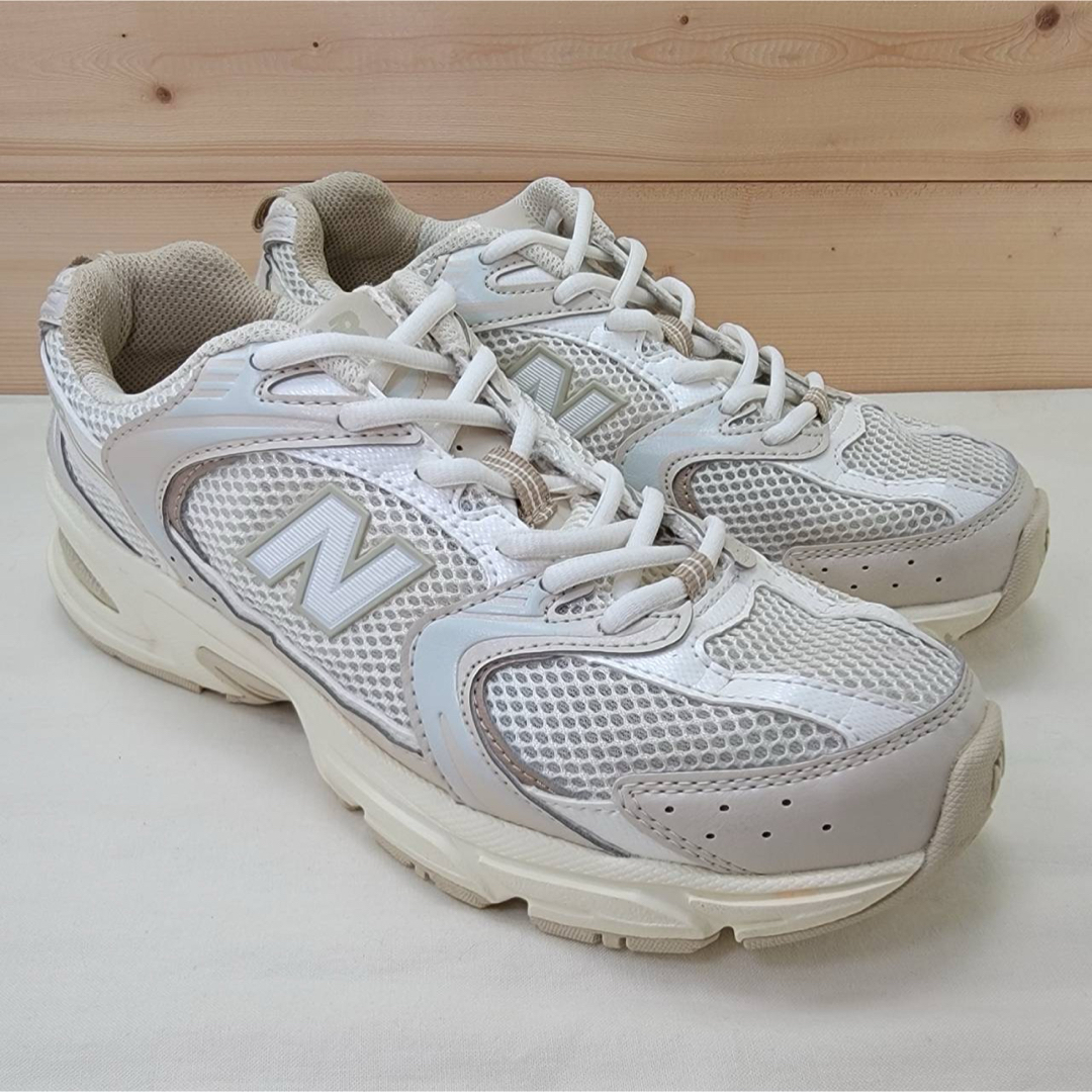 New Balance(ニューバランス)のニューバランス MR530AA ライトベージュ 24.5センチ レディースの靴/シューズ(スニーカー)の商品写真