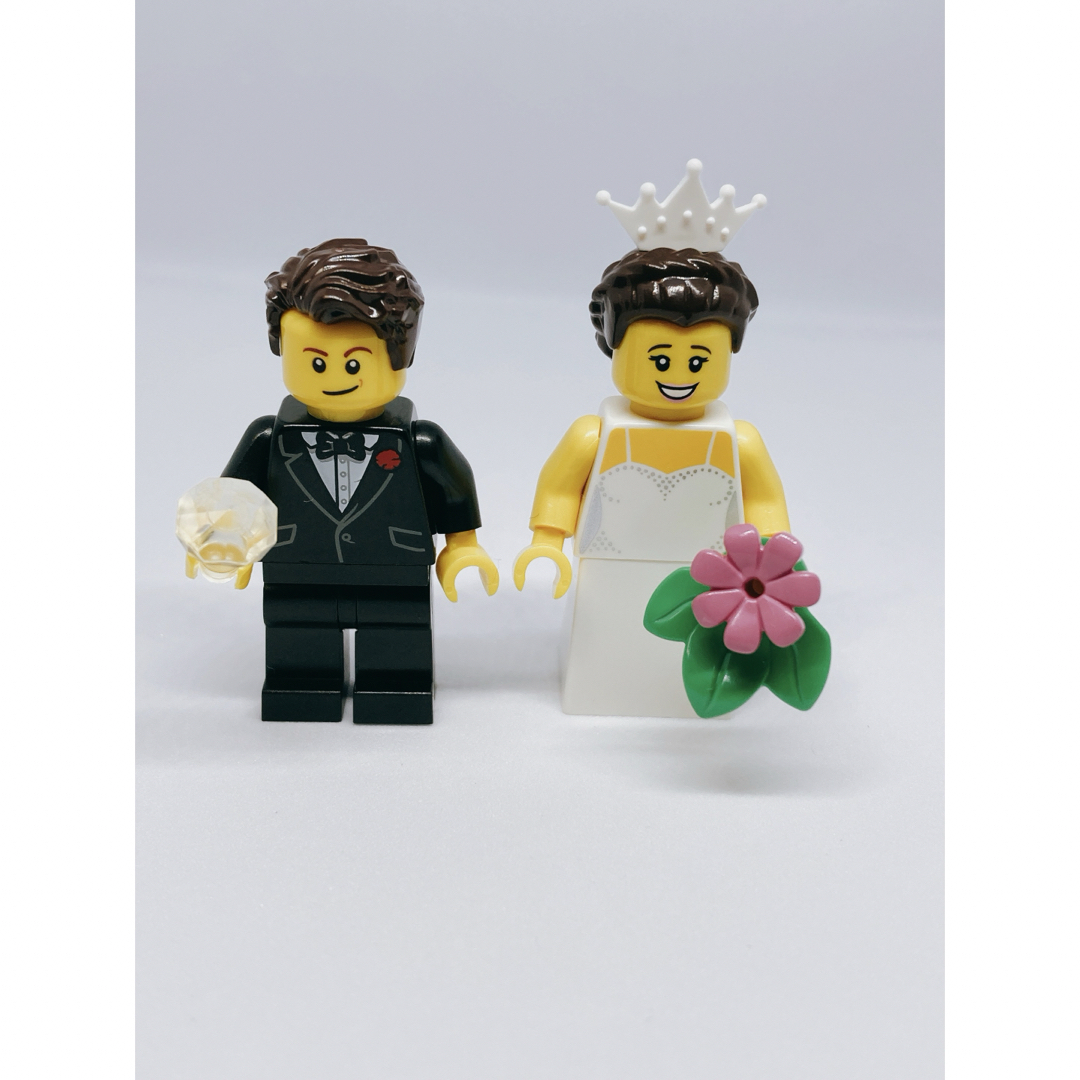 Lego(レゴ)の【正規品】レゴ 新郎新婦ミニフィグ　結婚式リングピローウェルカムボード ハンドメイドのウェディング(ウェルカムボード)の商品写真