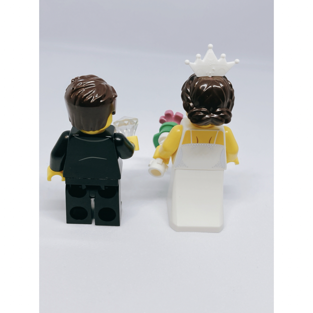 Lego(レゴ)の【正規品】レゴ 新郎新婦ミニフィグ　結婚式リングピローウェルカムボード ハンドメイドのウェディング(ウェルカムボード)の商品写真