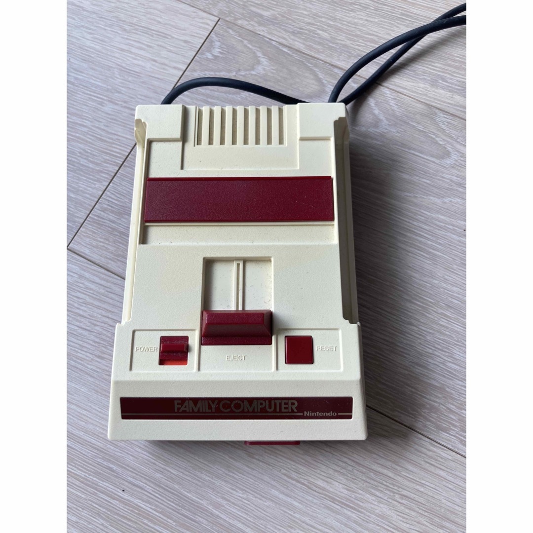 任天堂(ニンテンドウ)のnintendoクラシックミニ ファミリーコンピューター エンタメ/ホビーのゲームソフト/ゲーム機本体(家庭用ゲーム機本体)の商品写真