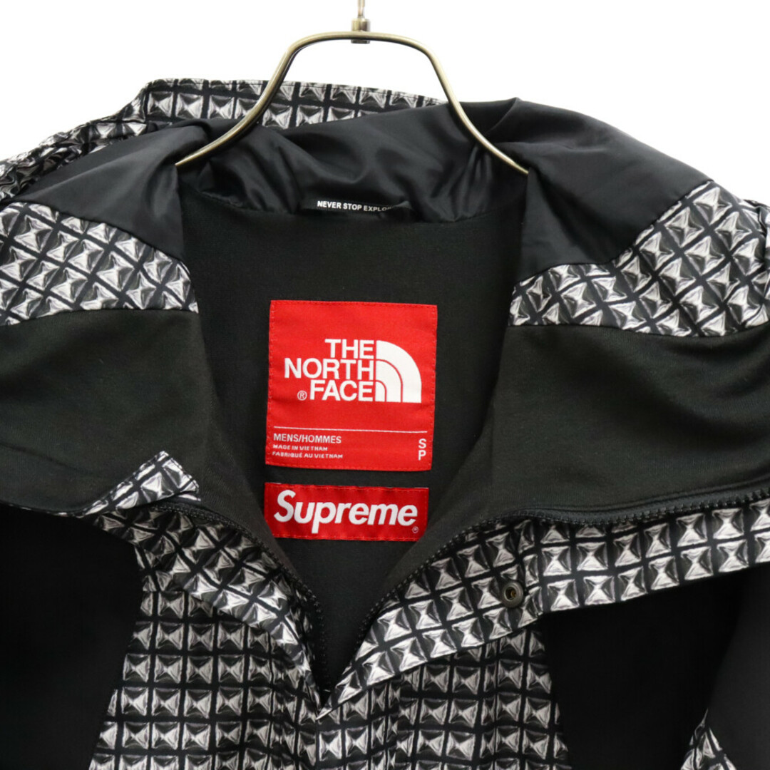 Supreme(シュプリーム)のSUPREME シュプリーム 21AW×THE NORTH FACE Studded Mountain Light Jacket NP12103I ノースフェイス スタッズ マウンテンジャケット 総柄ナイロンパーカー ブラック メンズのジャケット/アウター(マウンテンパーカー)の商品写真