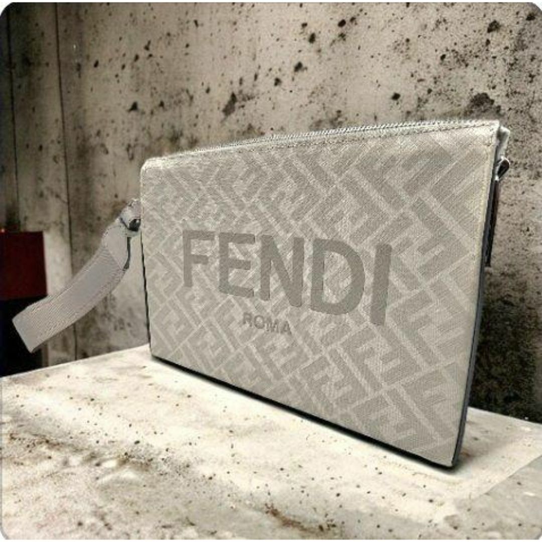 FENDI(フェンディ)のフェンディ クラッチバッグ レディースのバッグ(クラッチバッグ)の商品写真