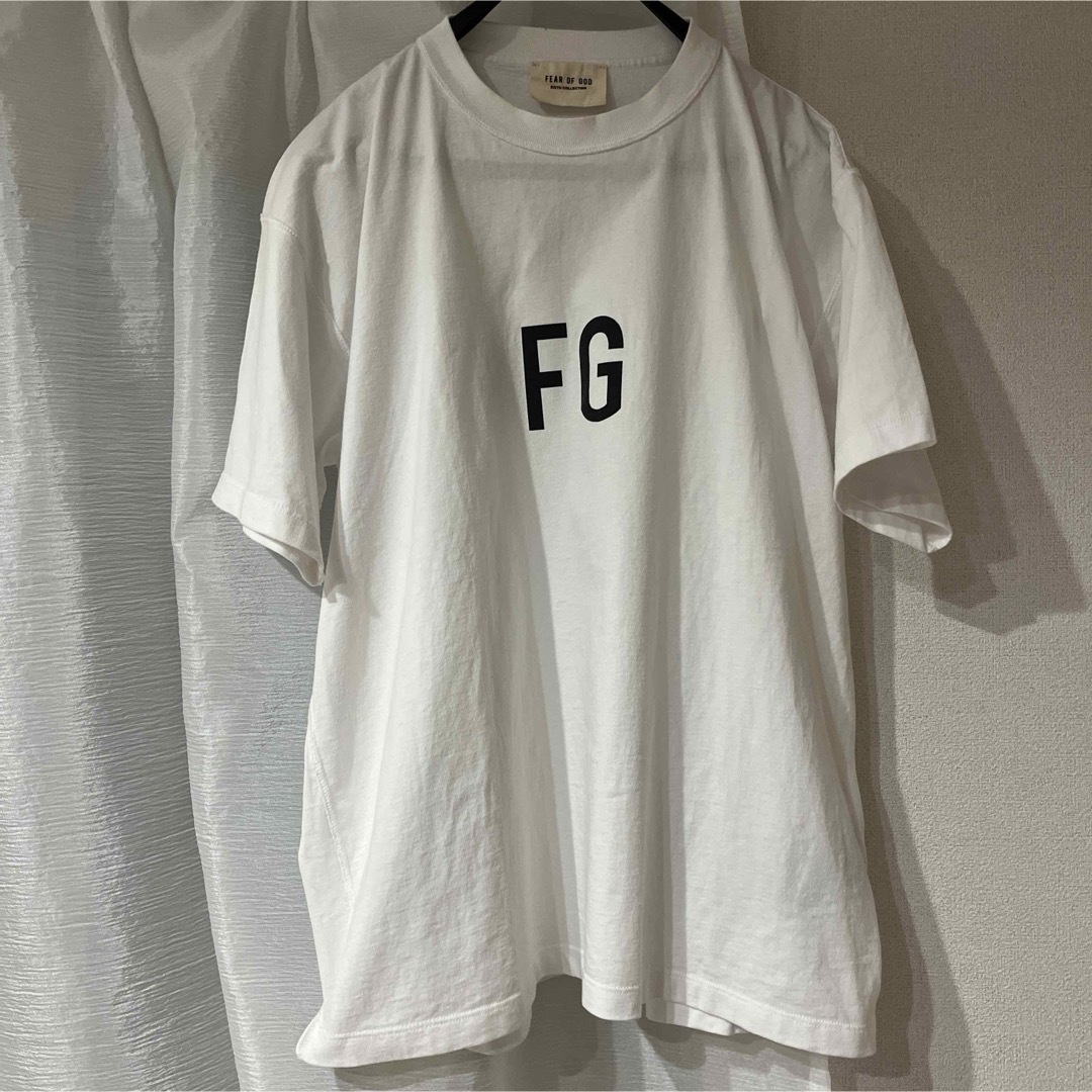 FEAR OF GOD(フィアオブゴッド)のFEAR OF GOD  FG ロゴ　Tシャツ メンズのトップス(Tシャツ/カットソー(半袖/袖なし))の商品写真