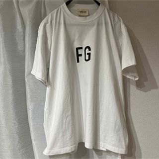 フィアオブゴッド(FEAR OF GOD)のFEAR OF GOD  FG ロゴ　Tシャツ(Tシャツ/カットソー(半袖/袖なし))