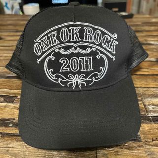 ワンオクロック(ONE OK ROCK)の【新品未使用】ONE OK ROCK  2011 キャップ(ミュージシャン)