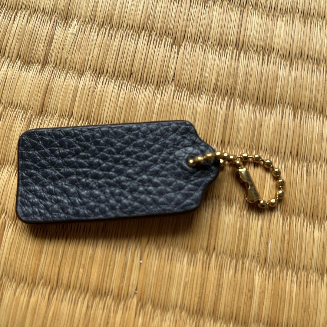 COACH(コーチ)のCOACH タグ ハンドメイドのファッション小物(バッグチャーム)の商品写真