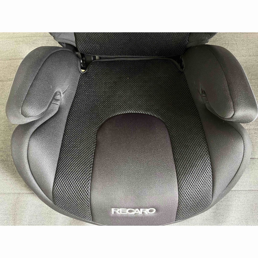 RECARO(レカロ)のレカロ J3 ネオ コスモブラック チャイルドシート(3才〜12才頃まで) キッズ/ベビー/マタニティの外出/移動用品(自動車用チャイルドシート本体)の商品写真