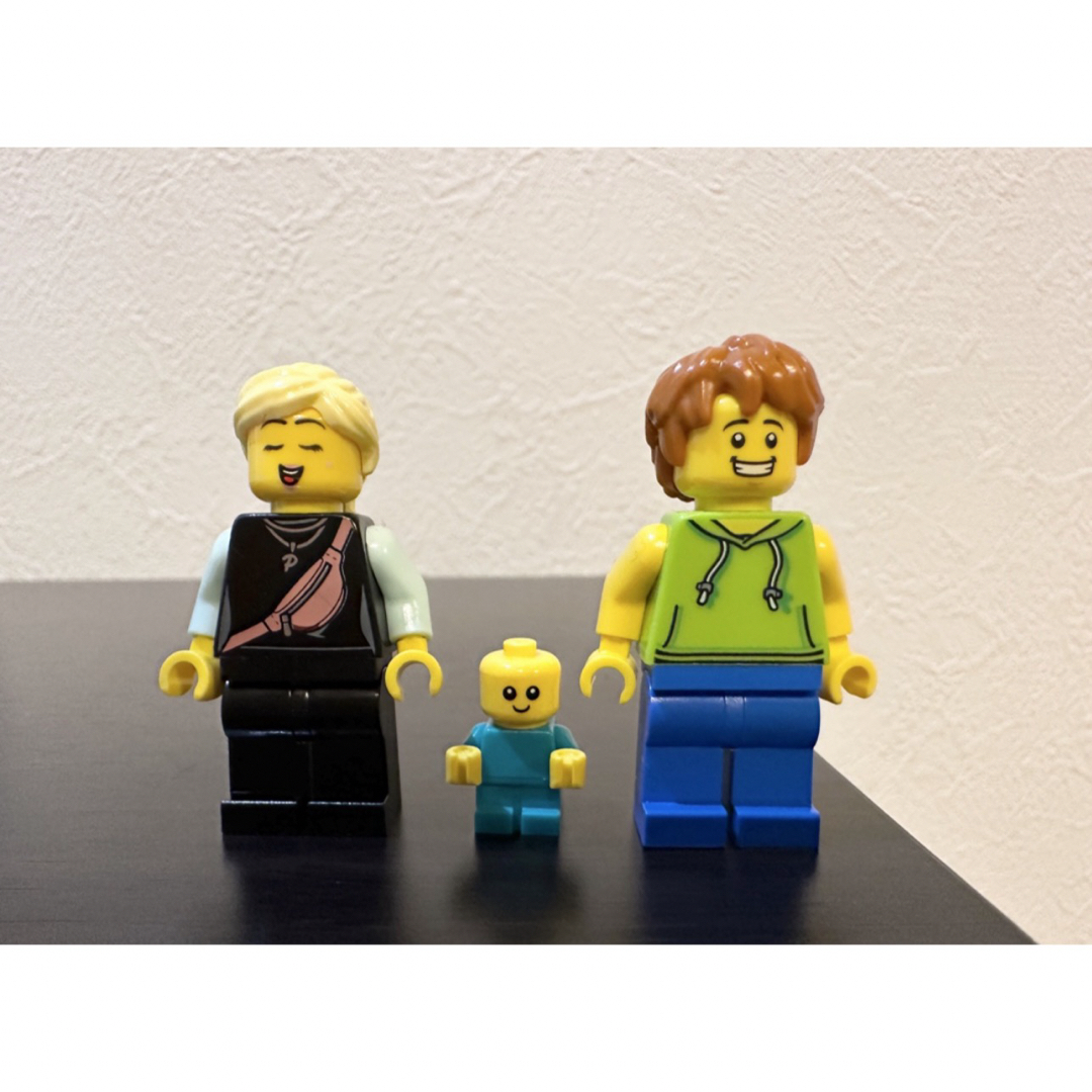 Lego(レゴ)のレゴ　ミニフィグ　3体　親子 キッズ/ベビー/マタニティのおもちゃ(積み木/ブロック)の商品写真