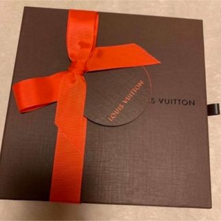 ルイヴィトン(LOUIS VUITTON)のルイヴィトン ギフト ラッピング 包装 箱 カード リボン付き(ラッピング/包装)