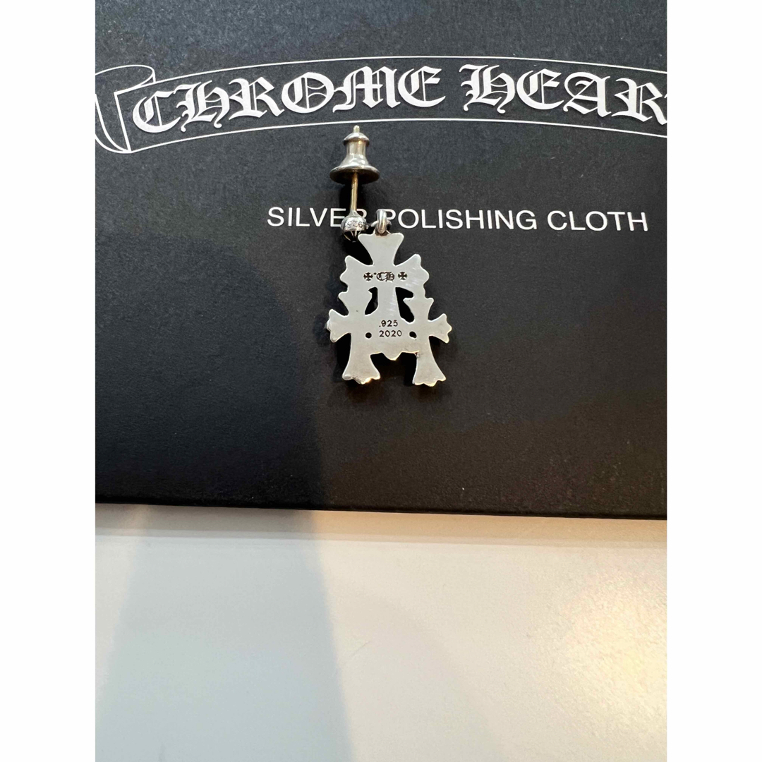 Chrome Hearts(クロムハーツ)のCHROME HEARTS クロムハーツ 3 CH　トリプルCHクロス　ピアス メンズのアクセサリー(ピアス(片耳用))の商品写真