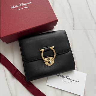 サルヴァトーレフェラガモ(Salvatore Ferragamo)の325 美品 Ferragamo サルヴァトーレフェラガモ 2つ折り財布(財布)