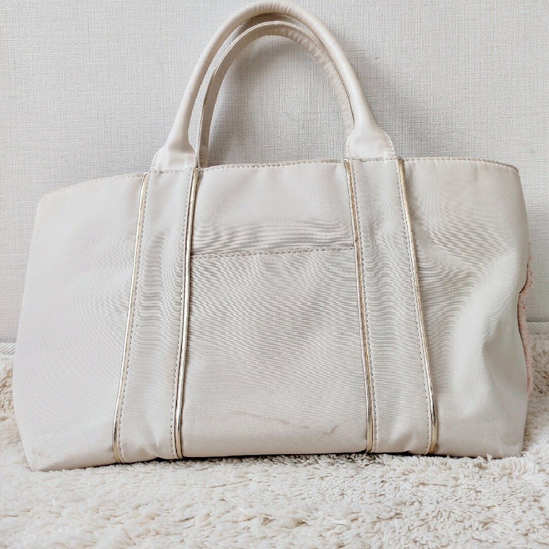 MENARD(メナード)の【春BAG】桜模様×アイボリーのハンドバッグ　さくら色　ピンク　A4収納OK レディースのバッグ(ハンドバッグ)の商品写真