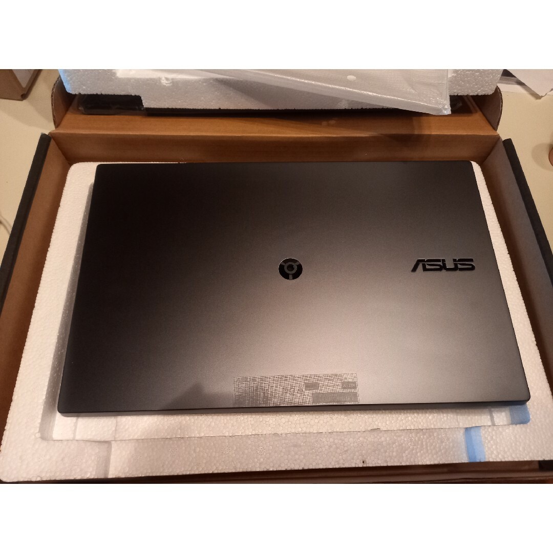 ASUS Zenscreen モバイル モニター 15インチ MB16AH ASUS Zenscreen モバイル モニター 15インチ MB16AH