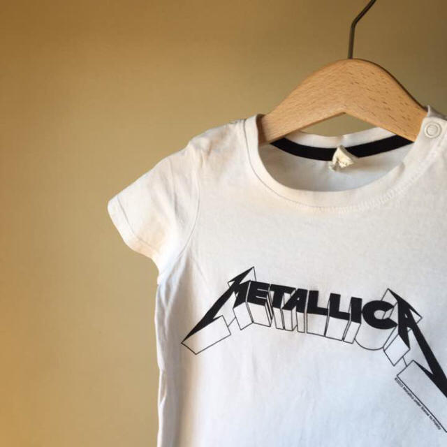 H&M(エイチアンドエム)のH&M  メタリカ Metallica ロックT キッズ キッズ/ベビー/マタニティのベビー服(~85cm)(Ｔシャツ)の商品写真
