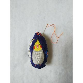 ハンドメイド＊インコ柄ピンクッション＊針山(雑貨)