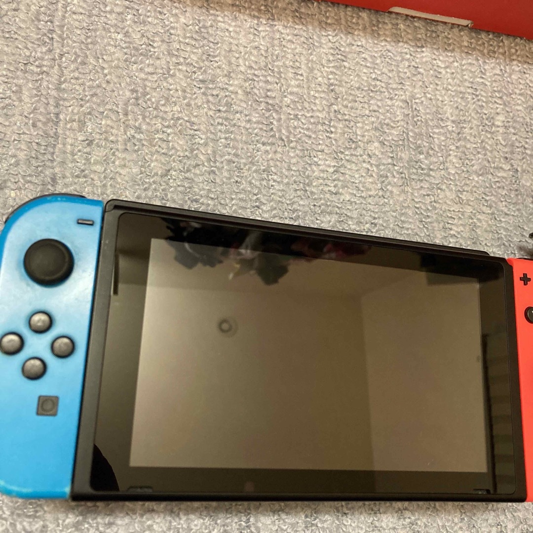 Nintendo Switch(ニンテンドースイッチ)のNintendo Switch JOY-CON(L) (R)本体セット中古動作品 エンタメ/ホビーのゲームソフト/ゲーム機本体(携帯用ゲーム機本体)の商品写真