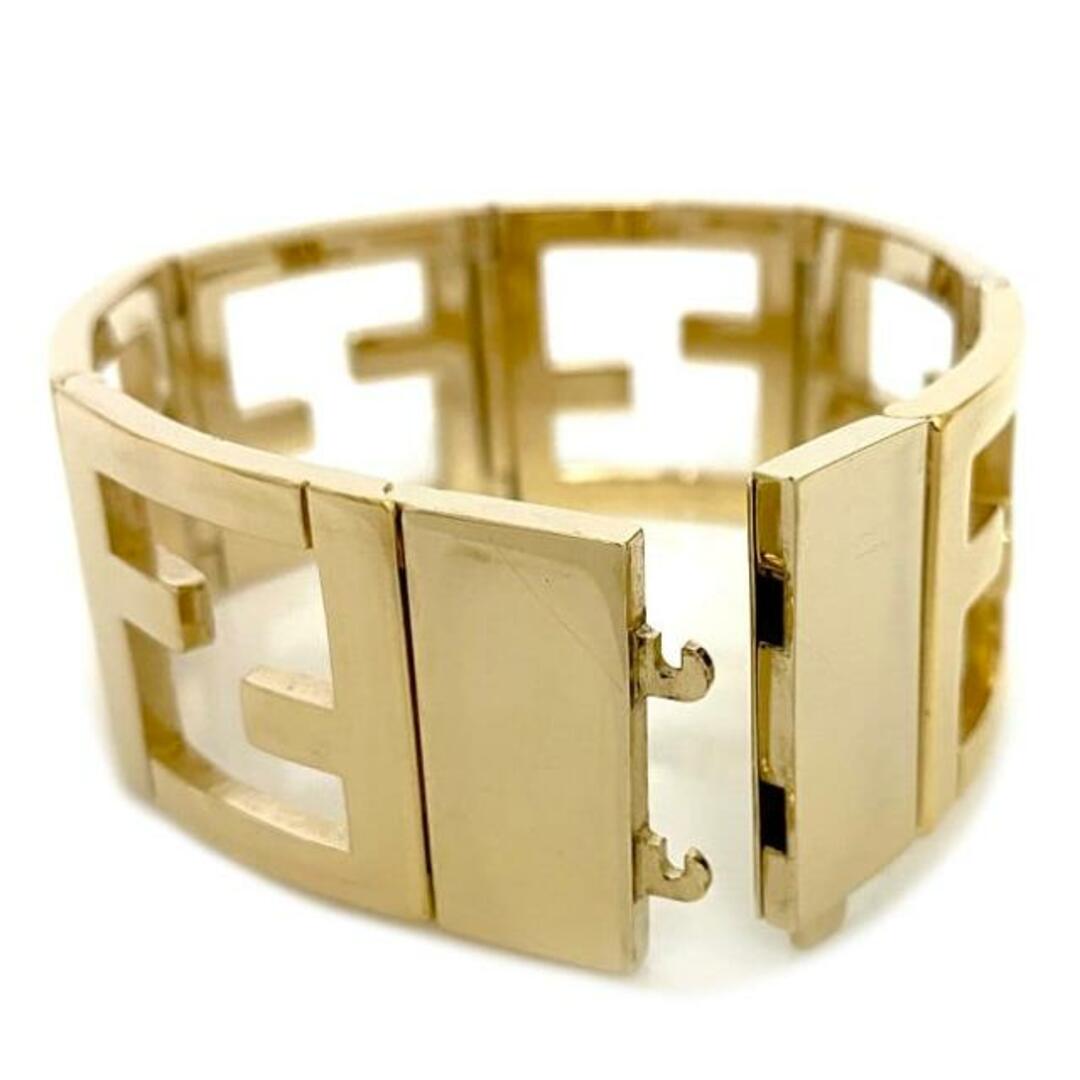 FENDI(フェンディ)のフェンディ バングル ゴールド ズッカ 美品 レア GP 中古 FENDI ブレスレット ブレス FF ロゴ アクセサリー ジュエリー アクセ 人気 ブランドアクセ レディース 女性 幅広 太め ファッション小物 お洒落 上品 高級感 メンズのアクセサリー(ブレスレット)の商品写真