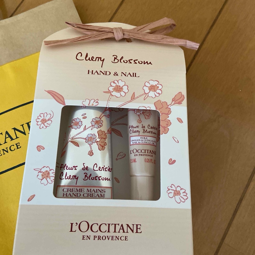 L'OCCITANE(ロクシタン)のロクシタン　チェリーブロッサム　ハンド&ネイル　ハンドクリーム コスメ/美容のボディケア(ハンドクリーム)の商品写真