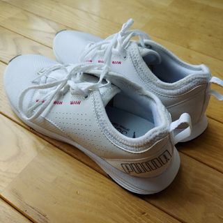 プーマ(PUMA)のプーマスニーカー　23.5センチ　白(スニーカー)