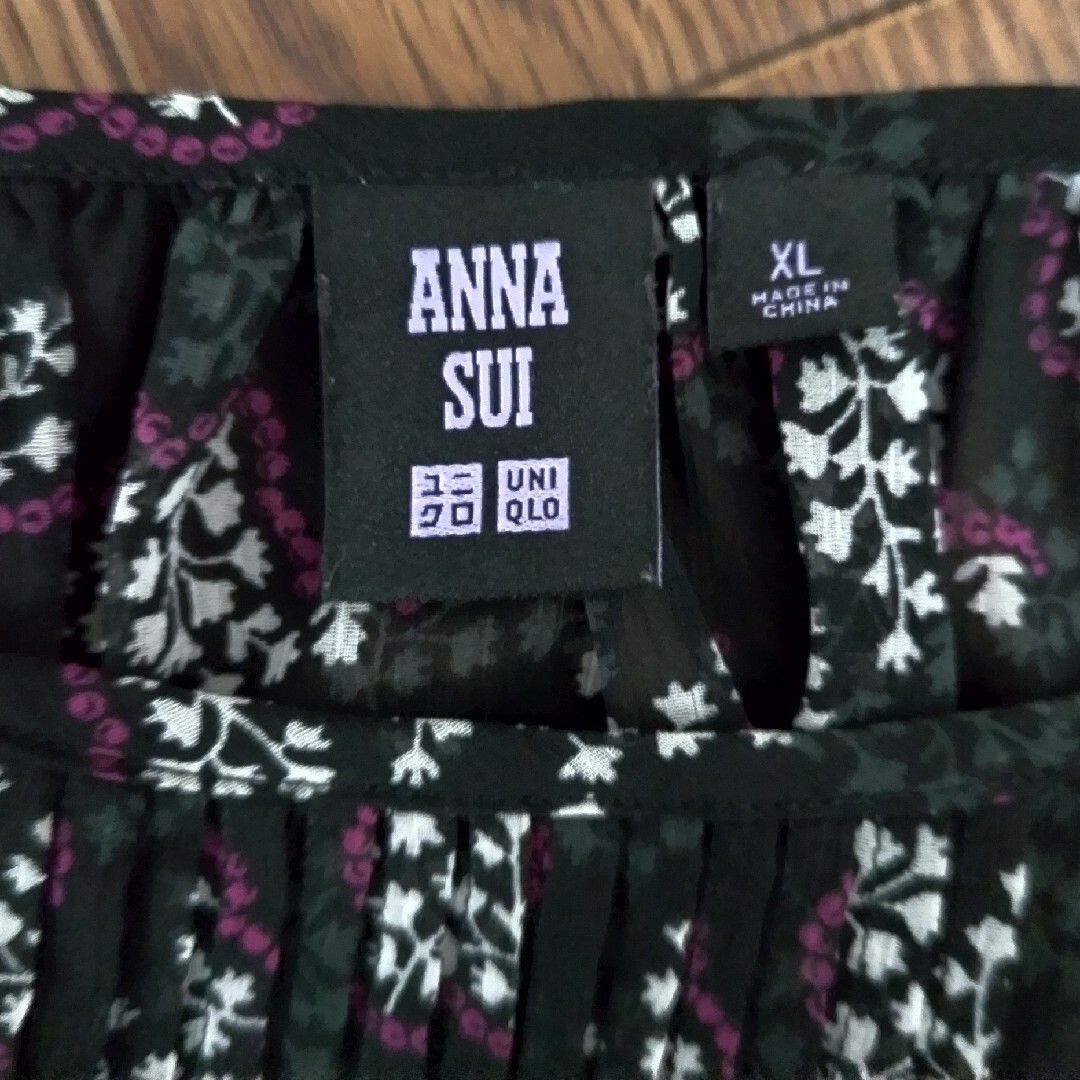 UNIQLO(ユニクロ)のUNIQLO ANNA SUI シフォンブラウス BLACK レディースのトップス(シャツ/ブラウス(長袖/七分))の商品写真