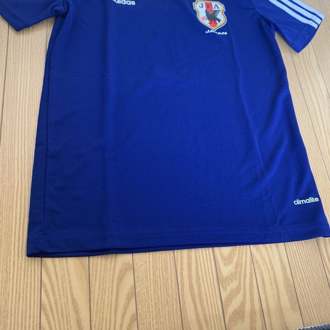 adidas(アディダス)の新品 サッカー日本代表 オフィシャルグッズ 2009 代表ユニフォーム140 キッズ/ベビー/マタニティのキッズ服男の子用(90cm~)(Tシャツ/カットソー)の商品写真